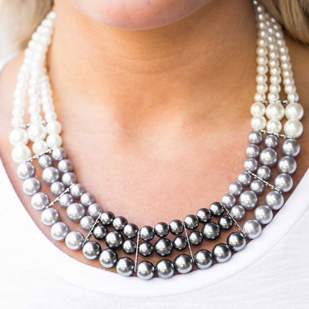 Lady in Waiting Necklace and Earrings Set NWT